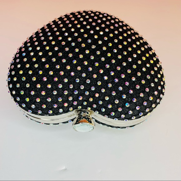 TRENDY BLACK MESH RHINESTONE HEARTBOX GOLD STRAP CHAIN CLUTCH CROSSBODY BAG - Picture 2 of 5